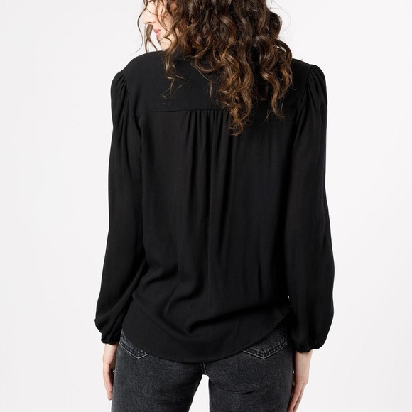New Band Of The Free Crossover V-Neck Long Sleeve Top Hallie Black Size Medium - Picture 3 of 16